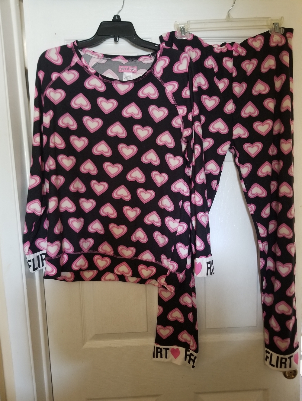 Love To Sleep Women's "Flirt" Hearts Black And Pink Pajamas Size 2X - New